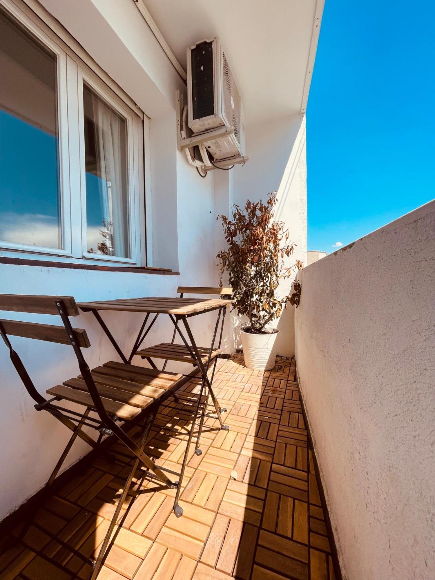 Piso Acogedor Y Tranquilo - Junto A Ifema Y Aerop. Lägenhet Madrid Exteriör bild