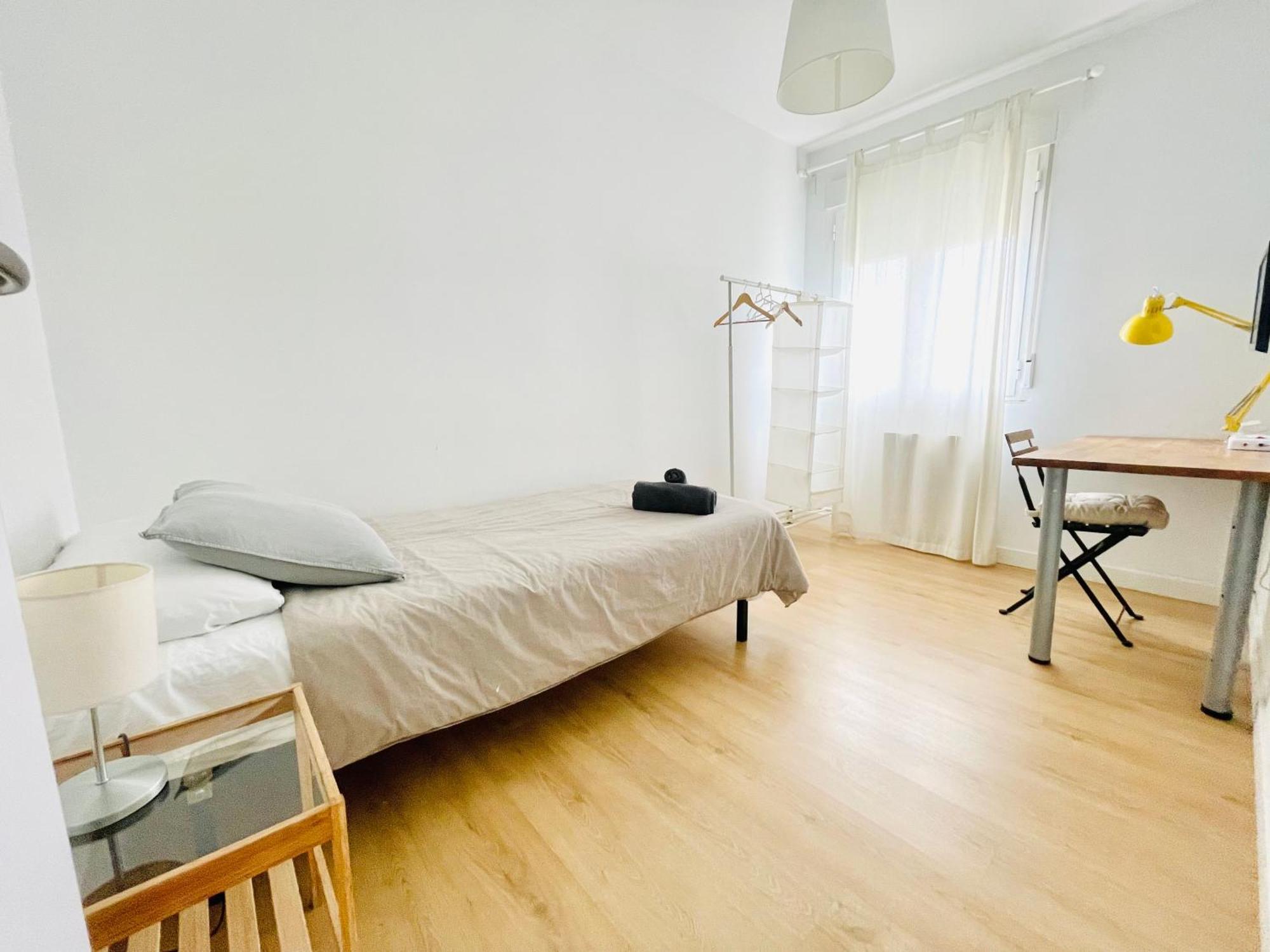 Piso Acogedor Y Tranquilo - Junto A Ifema Y Aerop. Lägenhet Madrid Exteriör bild